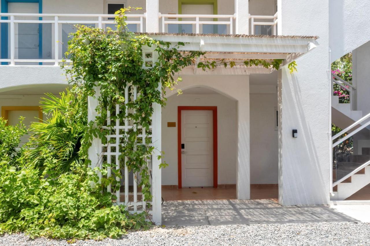 Maho Beach House - Spacious 1 Bedroom Suite Kültér fotó