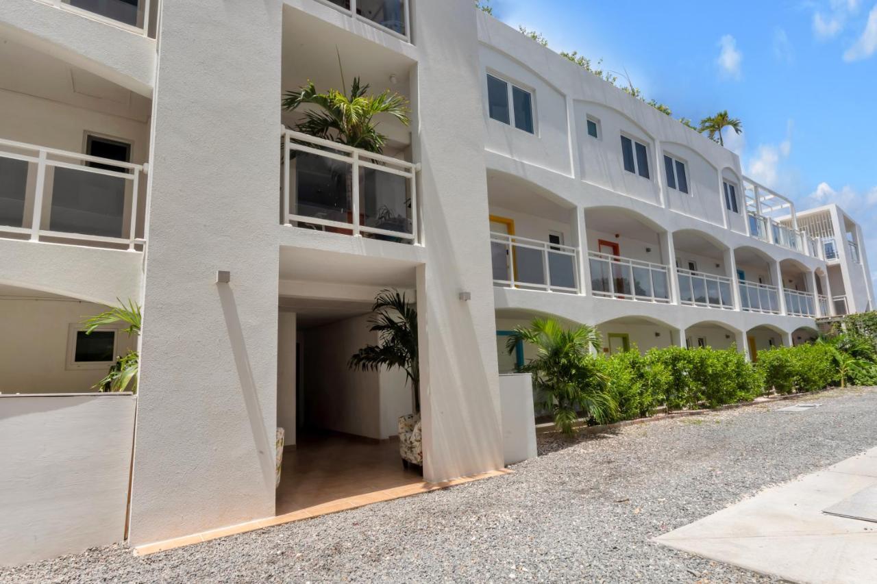 Maho Beach House - Spacious 1 Bedroom Suite Kültér fotó